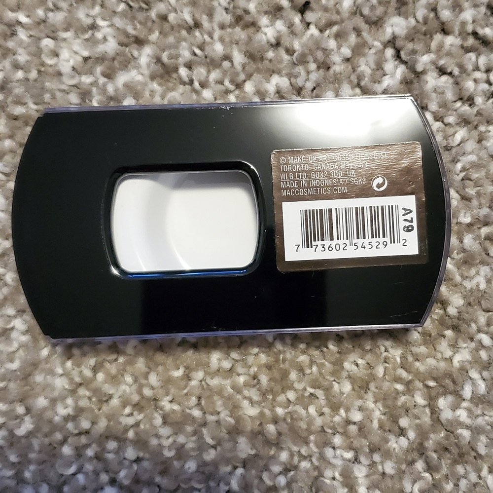 3/$30 π BNIB Mac lashes, #79 - Picture 2 of 4